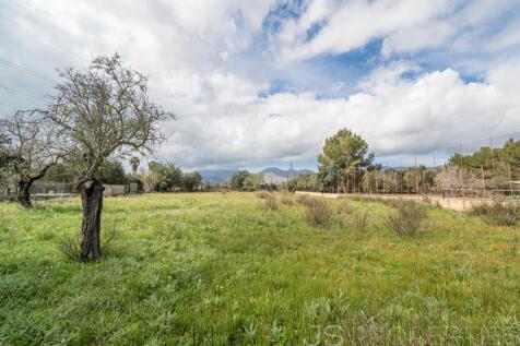 COUNTRY HOUSE WITH LAND