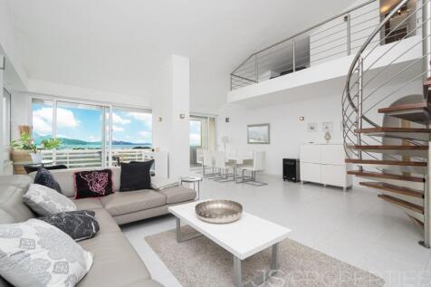 Penthouse in Gotmar with 3 Bedrooms and Sea View