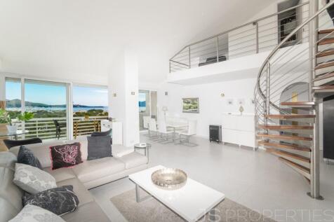 Penthouse in Gotmar with 3 Bedrooms and Sea View
