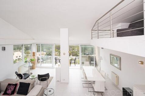Penthouse in Gotmar with 3 Bedrooms and Sea View