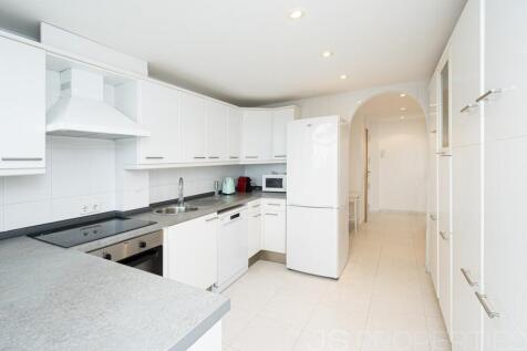 Penthouse in Gotmar with 3 Bedrooms and Sea View