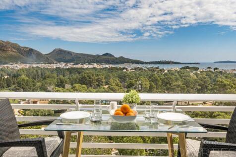 Penthouse in Gotmar with 3 Bedrooms and Sea View
