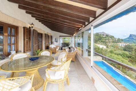 AMAZING VILLA WITH BREATHTAKING VIEWS ON POLLENSA BAY