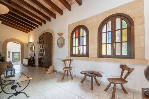 AMAZING VILLA WITH BREATHTAKING VIEWS ON POLLENSA BAY