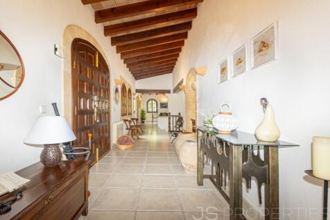 AMAZING VILLA WITH BREATHTAKING VIEWS ON POLLENSA BAY