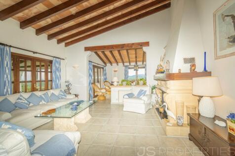 AMAZING VILLA WITH BREATHTAKING VIEWS ON POLLENSA BAY