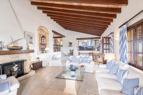AMAZING VILLA WITH BREATHTAKING VIEWS ON POLLENSA BAY