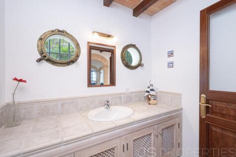 AMAZING VILLA WITH BREATHTAKING VIEWS ON POLLENSA BAY