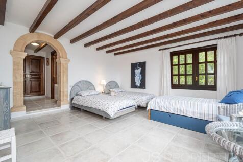 AMAZING VILLA WITH BREATHTAKING VIEWS ON POLLENSA BAY