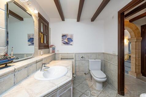 AMAZING VILLA WITH BREATHTAKING VIEWS ON POLLENSA BAY