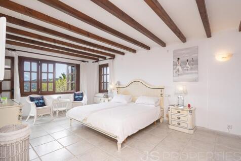 AMAZING VILLA WITH BREATHTAKING VIEWS ON POLLENSA BAY