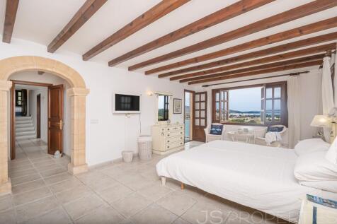 AMAZING VILLA WITH BREATHTAKING VIEWS ON POLLENSA BAY