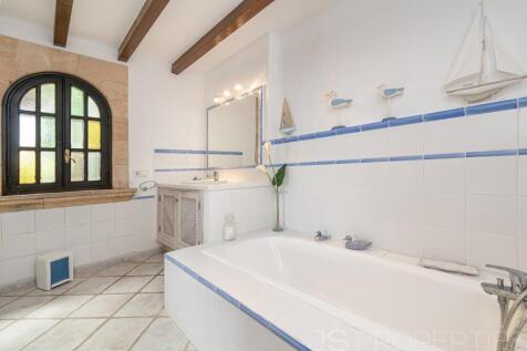 AMAZING VILLA WITH BREATHTAKING VIEWS ON POLLENSA BAY