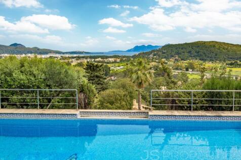AMAZING VILLA WITH BREATHTAKING VIEWS ON POLLENSA BAY