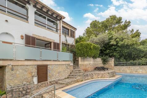AMAZING VILLA WITH BREATHTAKING VIEWS ON POLLENSA BAY