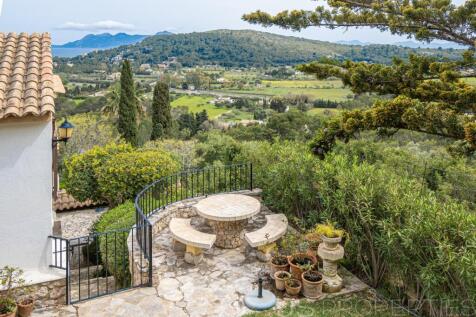 AMAZING VILLA WITH BREATHTAKING VIEWS ON POLLENSA BAY