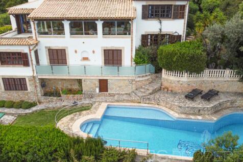 AMAZING VILLA WITH BREATHTAKING VIEWS ON POLLENSA BAY