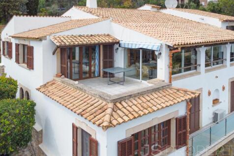 AMAZING VILLA WITH BREATHTAKING VIEWS ON POLLENSA BAY