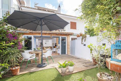 SEMI-DETACHED VILLA IN A VERY QUIET AREA OF PUERTO DE POLLENSA