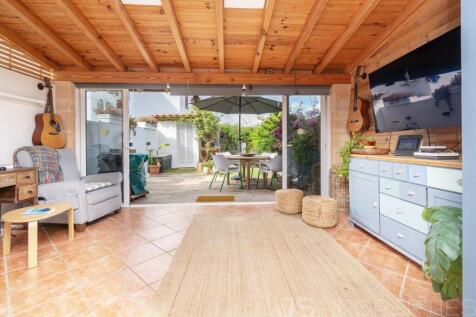 SEMI-DETACHED VILLA IN A VERY QUIET AREA OF PUERTO DE POLLENSA