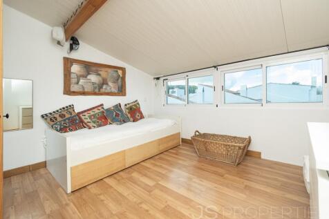 SEMI-DETACHED VILLA IN A VERY QUIET AREA OF PUERTO DE POLLENSA