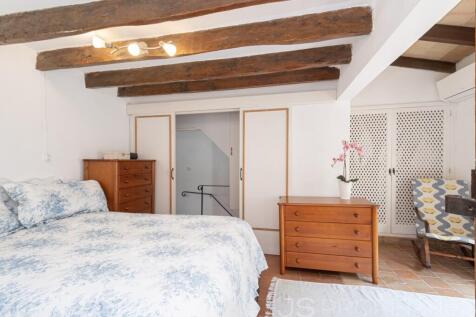 Charming Townhouse in Central Pollensa with Spacious Terraces