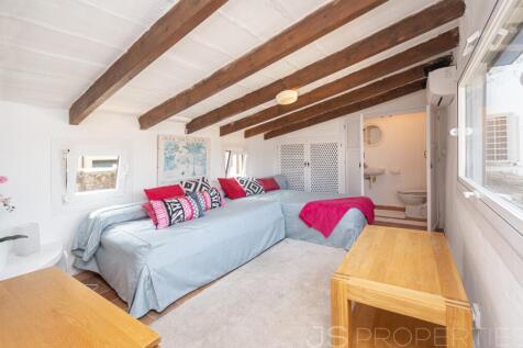 Charming Townhouse in Central Pollensa with Spacious Terraces