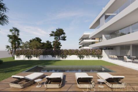 New-Build Penthouse on the Seafront in Llenaire