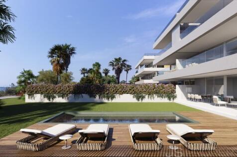 New-Build Penthouse on the Seafront in Llenaire