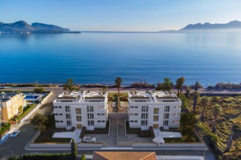 New-Build Penthouse on the Seafront in Llenaire