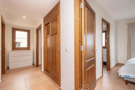 BEATIFUL APARTMENT WITH UNOBSTRUCTED IN PORT DE POLLENSA
