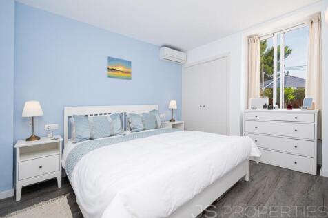 Lovely Ground Floor Apartment in Gotmar