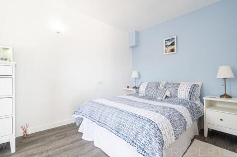 Lovely Ground Floor Apartment in Gotmar