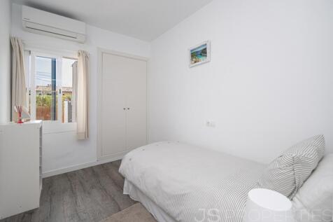 Lovely Ground Floor Apartment in Gotmar