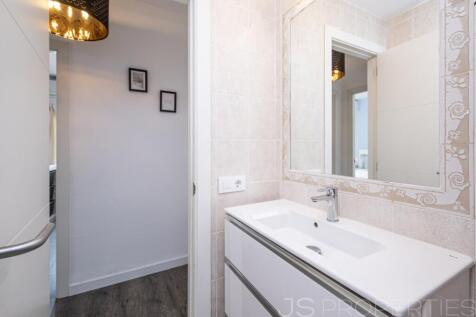 Lovely Ground Floor Apartment in Gotmar
