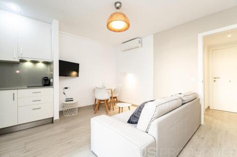 Rare Opportunity: Ground Floor Apartment in Sought-After Pinaret!