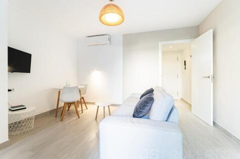 Rare Opportunity: Ground Floor Apartment in Sought-After Pinaret!