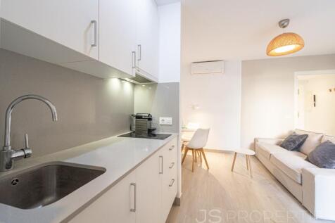 Rare Opportunity: Ground Floor Apartment in Sought-After Pinaret!