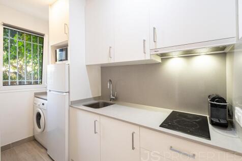 Rare Opportunity: Ground Floor Apartment in Sought-After Pinaret!
