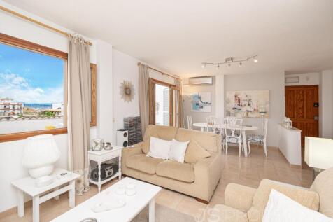APARTMENT WITH BREATHTAKING SEA AND MOUNTAINS VIEWS