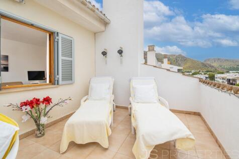 APARTMENT WITH BREATHTAKING SEA AND MOUNTAINS VIEWS