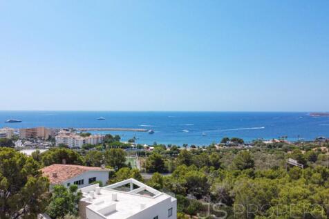 HOUSE IN COSTA D&#39;EN BLANES WITH UNIQUE VIEWS