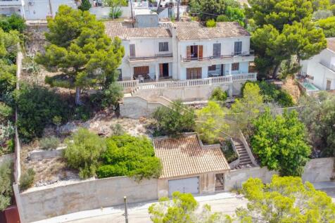 HOUSE IN COSTA D&#39;EN BLANES WITH UNIQUE VIEWS