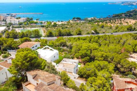 HOUSE IN COSTA D&#39;EN BLANES WITH UNIQUE VIEWS