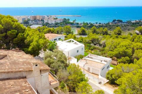 HOUSE IN COSTA D&#39;EN BLANES WITH UNIQUE VIEWS