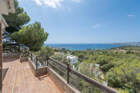 HOUSE IN COSTA D&#39;EN BLANES WITH UNIQUE VIEWS