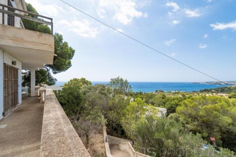 HOUSE IN COSTA D&#39;EN BLANES WITH UNIQUE VIEWS