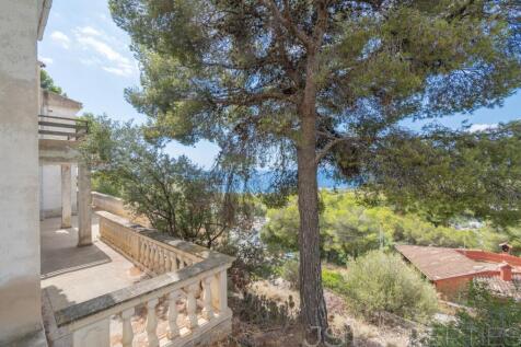 HOUSE IN COSTA D&#39;EN BLANES WITH UNIQUE VIEWS