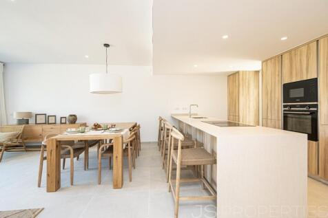 Elegant Semi-Detached Homes with Stunning Lake Views