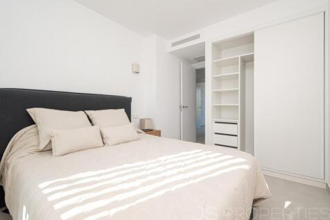 Elegant Semi-Detached Homes with Stunning Lake Views